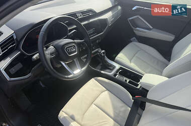 Внедорожник / Кроссовер Audi Q3 2022 в 