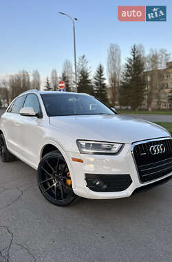 Внедорожник / Кроссовер Audi Q3 2015 в 