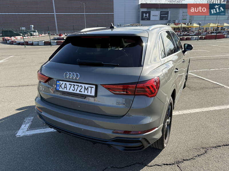 Внедорожник / Кроссовер Audi Q3 2019 в Киеве