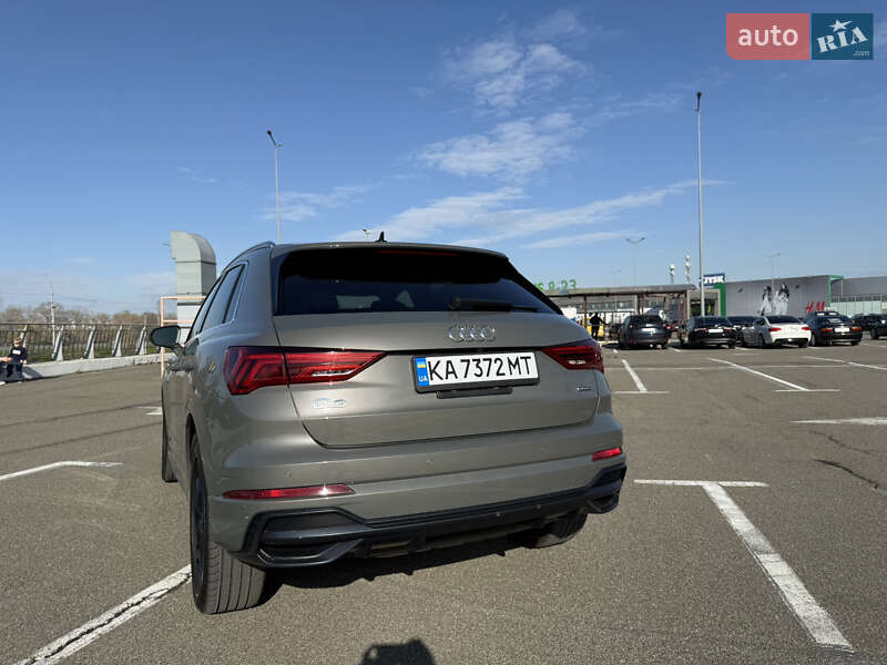 Внедорожник / Кроссовер Audi Q3 2019 в Киеве
