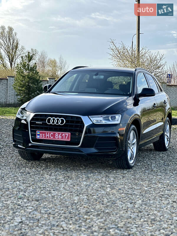 Позашляховик / Кросовер Audi Q3 2016 в 