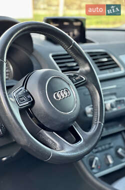 Позашляховик / Кросовер Audi Q3 2016 в 