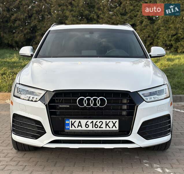 Внедорожник / Кроссовер Audi Q3 2017 в Киеве