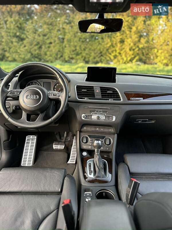 Внедорожник / Кроссовер Audi Q3 2017 в Киеве