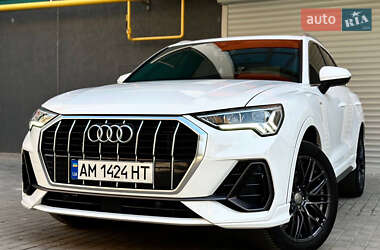 Внедорожник / Кроссовер Audi Q3 2021 в 