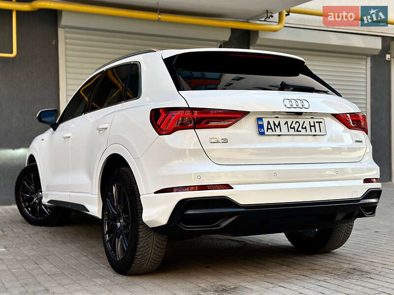 Внедорожник / Кроссовер Audi Q3 2021 в Житомире