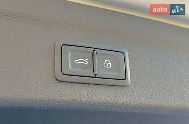 Внедорожник / Кроссовер Audi Q3 2021 в 