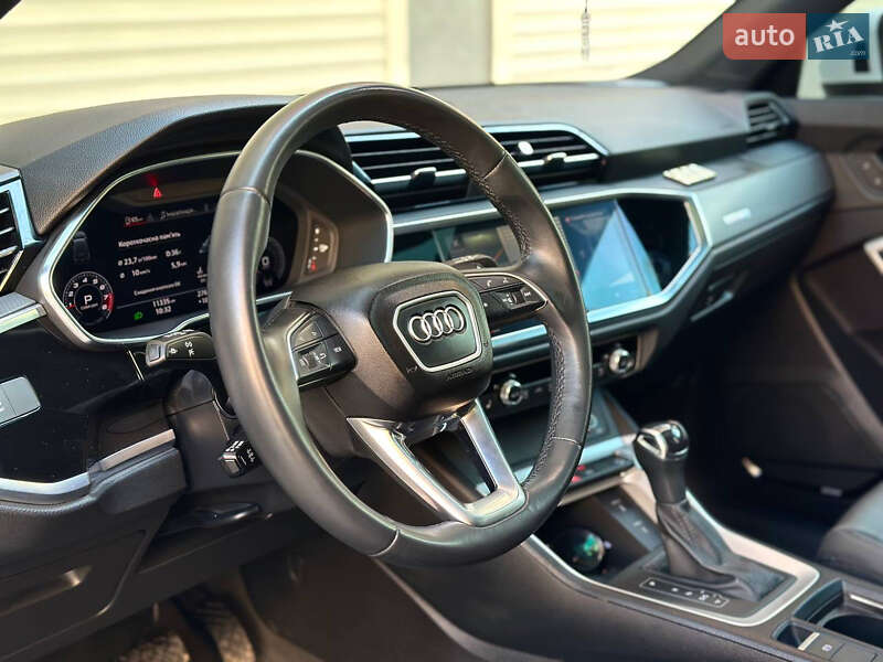 Внедорожник / Кроссовер Audi Q3 2021 в Житомире
