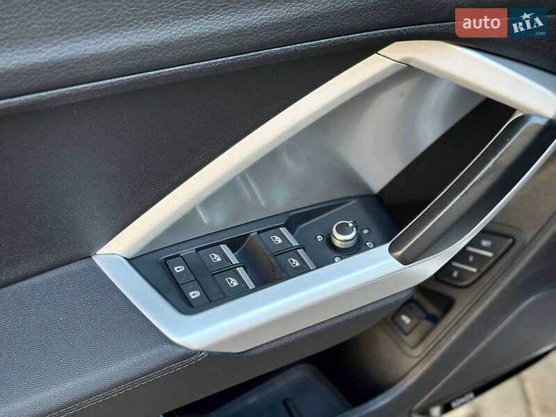 Внедорожник / Кроссовер Audi Q3 2021 в Житомире
