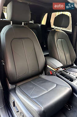 Внедорожник / Кроссовер Audi Q3 2021 в 