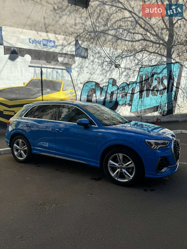 Внедорожник / Кроссовер Audi Q3 2019 в Одессе