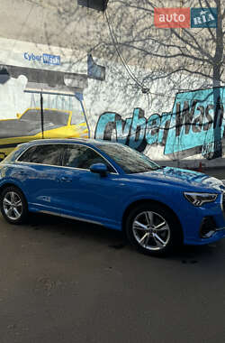 Внедорожник / Кроссовер Audi Q3 2019 в 