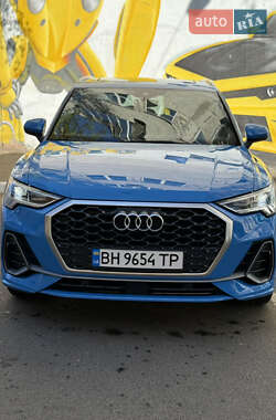 Внедорожник / Кроссовер Audi Q3 2019 в 