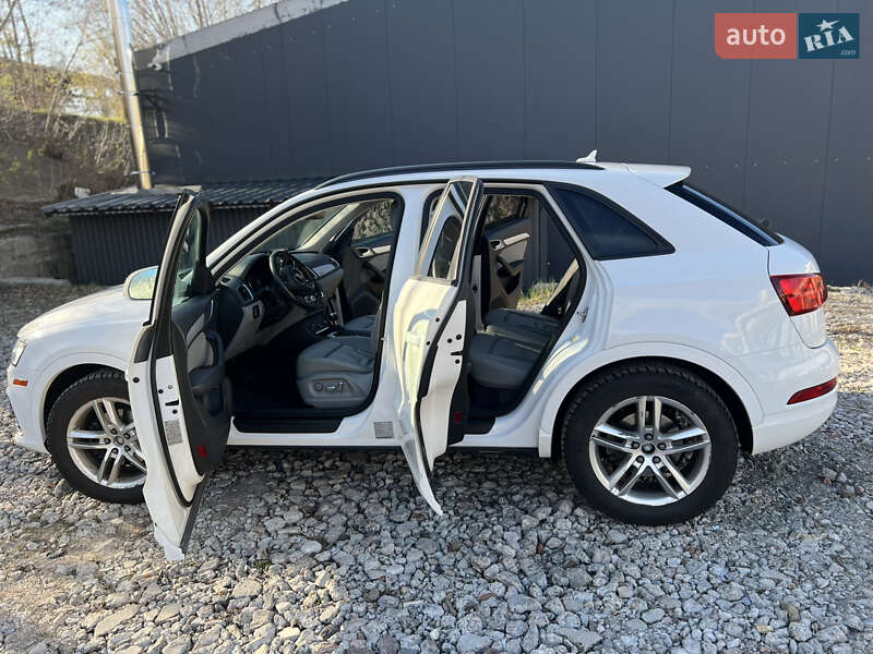 Внедорожник / Кроссовер Audi Q3 2018 в Киеве фото 13 Внедорожник / Кроссовер Audi Q3 2018 в Киеве