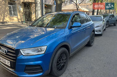 Внедорожник / Кроссовер Audi Q3 2017 в 