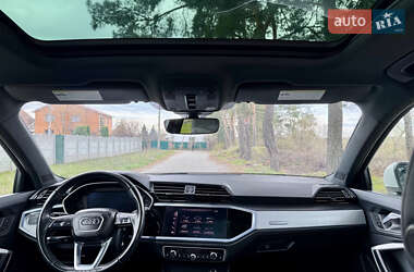 Внедорожник / Кроссовер Audi Q3 2021 в 