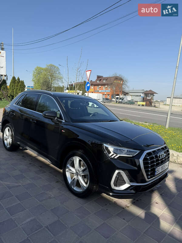 Позашляховик / Кросовер Audi Q3 2019 в Тернополі