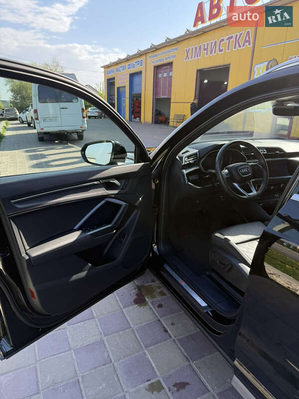 Позашляховик / Кросовер Audi Q3 2019 в Тернополі