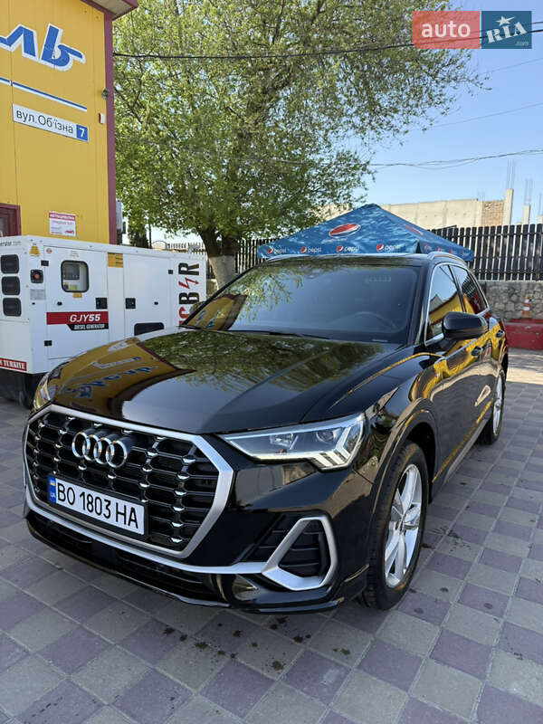 Позашляховик / Кросовер Audi Q3 2019 в Тернополі