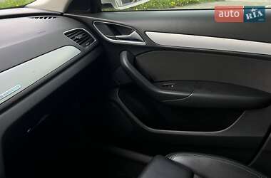 Позашляховик / Кросовер Audi Q3 2016 в 