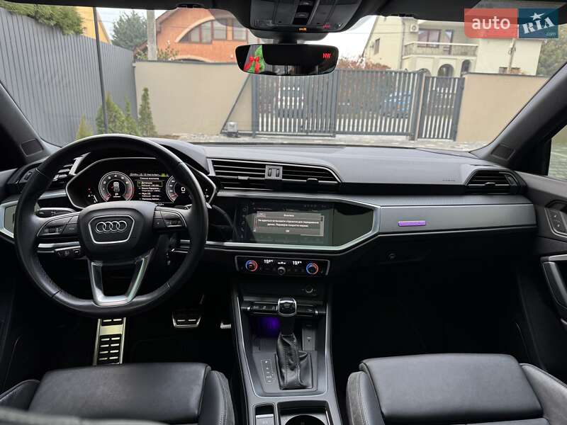 Внедорожник / Кроссовер Audi Q3 2022 в Киеве