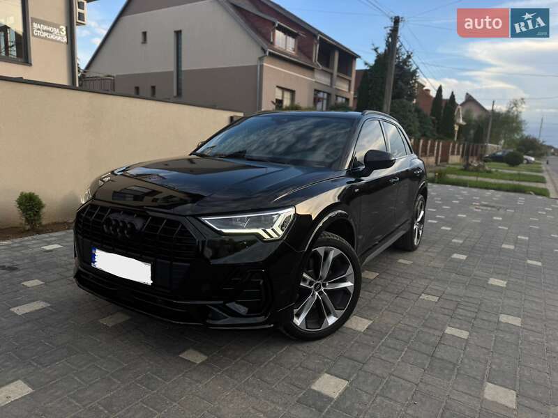 Внедорожник / Кроссовер Audi Q3 2022 в Киеве