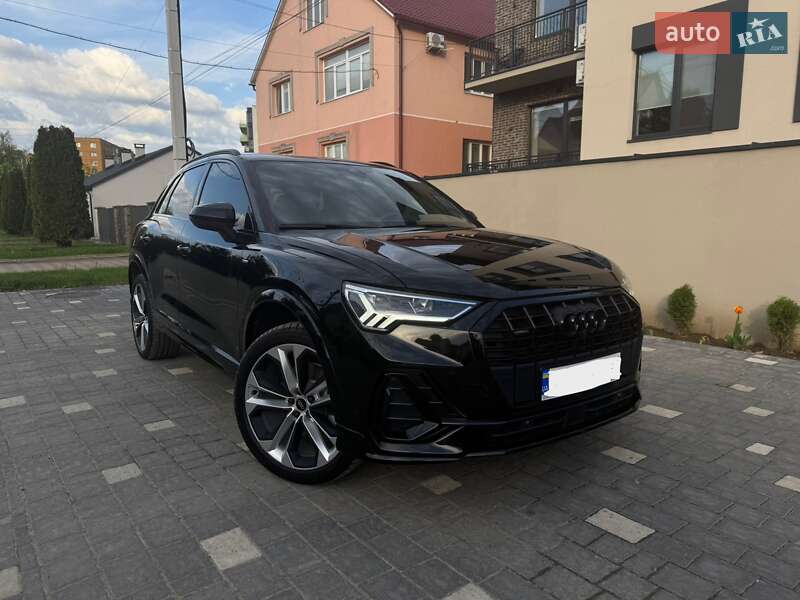 Внедорожник / Кроссовер Audi Q3 2022 в Киеве