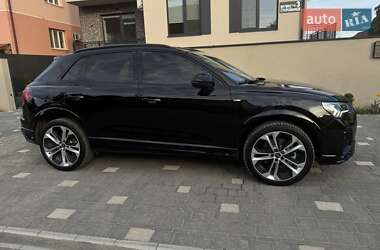 Внедорожник / Кроссовер Audi Q3 2022 в 