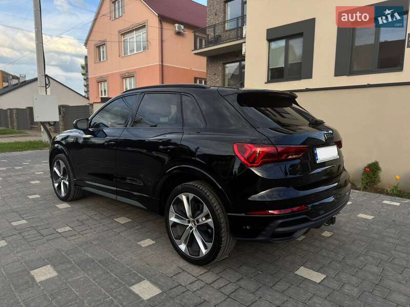 Внедорожник / Кроссовер Audi Q3 2022 в Киеве