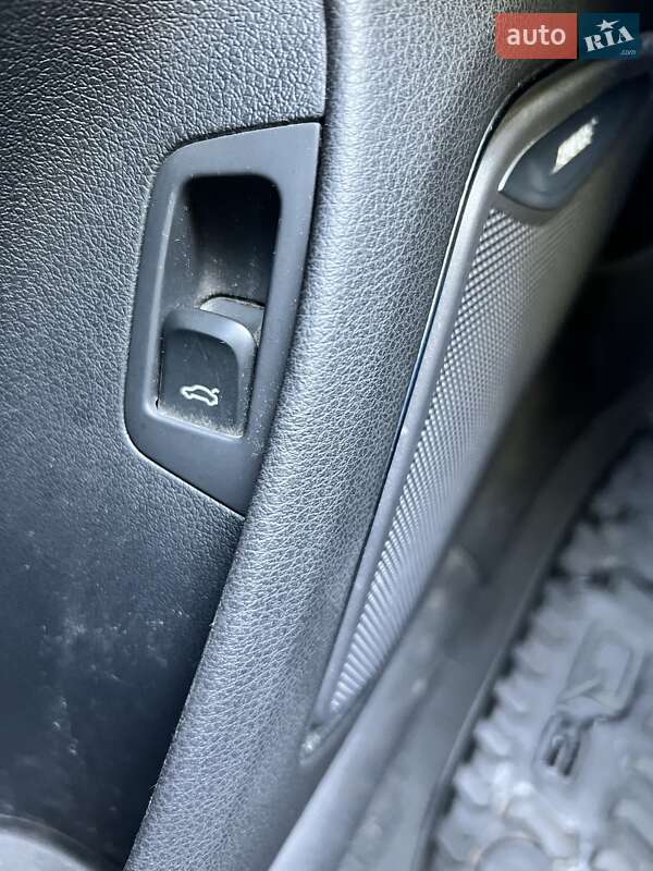 Внедорожник / Кроссовер Audi Q3 2015 в Киеве