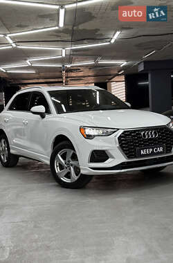 Внедорожник / Кроссовер Audi Q3 2019 в 