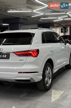 Внедорожник / Кроссовер Audi Q3 2019 в 