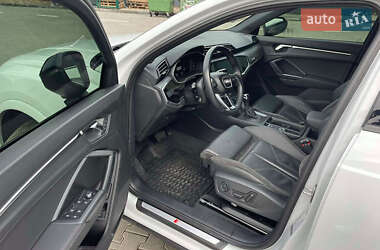 Внедорожник / Кроссовер Audi Q3 2021 в 