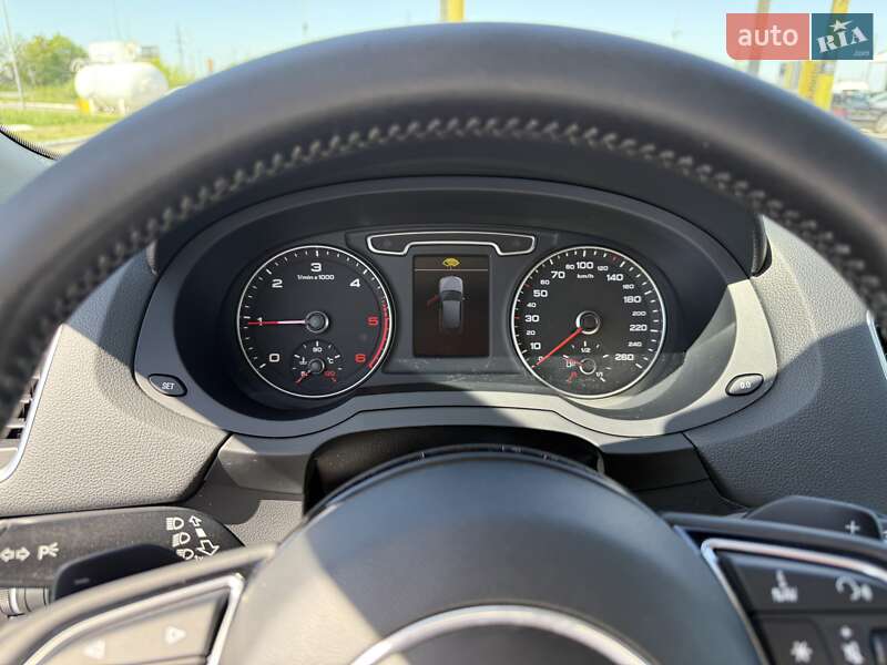 Позашляховик / Кросовер Audi Q3 2014 в Ужгороді фото 29 Позашляховик / Кросовер Audi Q3 2014 в Ужгороді