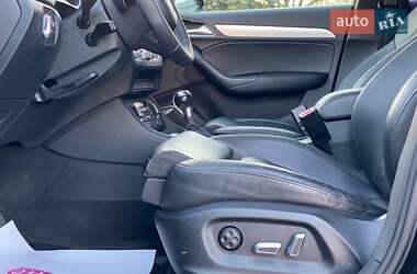 Позашляховик / Кросовер Audi Q3 2015 в 