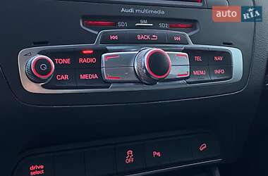 Позашляховик / Кросовер Audi Q3 2015 в 