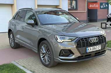 Позашляховик / Кросовер Audi Q3 2023 в 