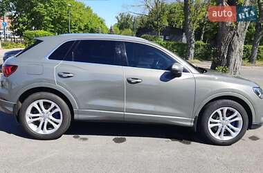 Внедорожник / Кроссовер Audi Q3 2019 в 