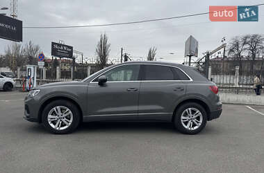 Внедорожник / Кроссовер Audi Q3 2020 в 