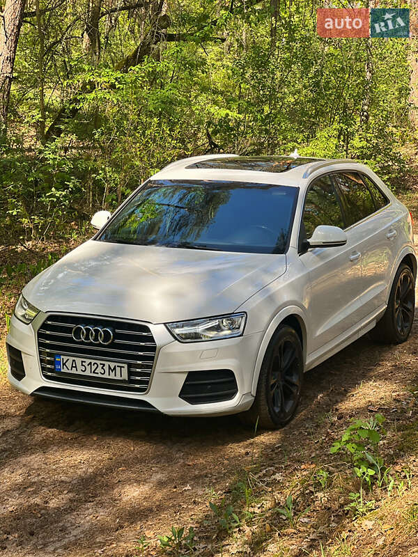Позашляховик / Кросовер Audi Q3 2016 в 