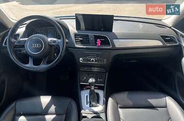 Внедорожник / Кроссовер Audi Q3 2017 в 