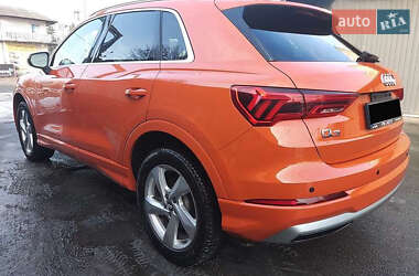 Внедорожник / Кроссовер Audi Q3 2019 в 