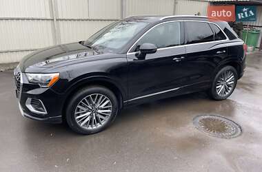 Внедорожник / Кроссовер Audi Q3 2021 в 
