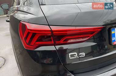 Внедорожник / Кроссовер Audi Q3 2021 в 