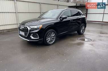 Внедорожник / Кроссовер Audi Q3 2021 в 
