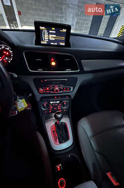 Внедорожник / Кроссовер Audi Q3 2017 в 