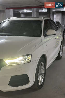 Внедорожник / Кроссовер Audi Q3 2017 в 