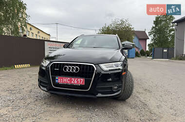 Позашляховик / Кросовер Audi Q3 2015 в 