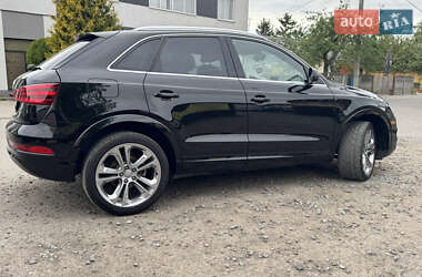 Позашляховик / Кросовер Audi Q3 2015 в 