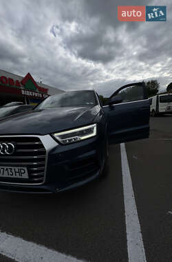 Позашляховик / Кросовер Audi Q3 2015 в 